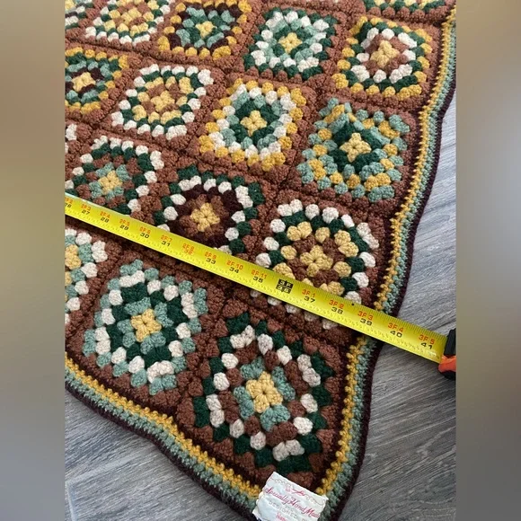 Granny Square Vintage Crochet Lap/Throw Blanket Handmade 🤎💛💚 - Picture 6 of 9